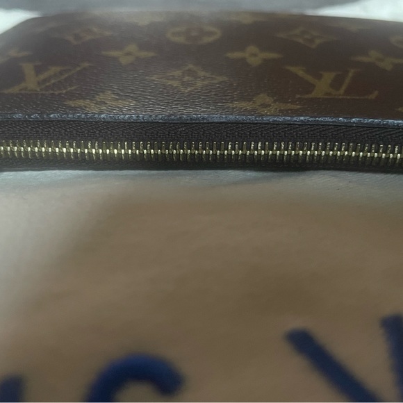 Authentic Lv neverfull wristlet! - Picture 8 of 13